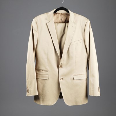Lot 72 - DOLCE & GABBANA MEN'S 'BRAD SUIT - BEIGE/BISCUIT SIZE.