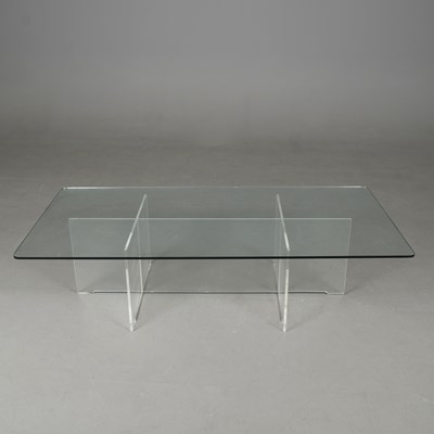 Lot 782 - COFFEE TABLE