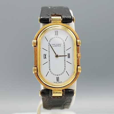 Lot 179 - A VAN CLEEF & ARPELS YELLOW METAL GENT'S WRISTWATCH.