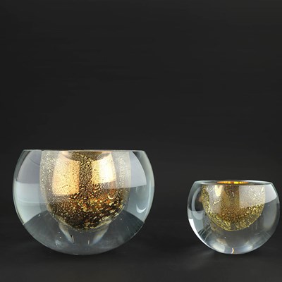 Lot 371 - ANNA TORFS  (BELGIAN / CZECH, BORN 1965). ART GLASS BOWLS. (2).